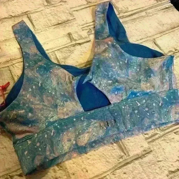 NWT Women’s Juicy Couture Aurora Print Sports Bra Size Small - Picture 2 of 4